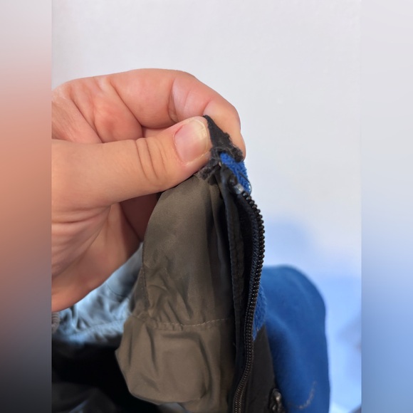 Columbia Two-Tone Hooded Reversible Jacket in Gray and Black - Picture 12 of 13